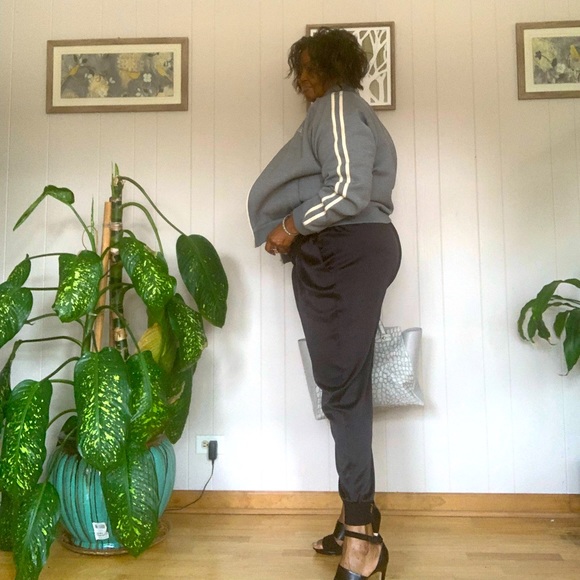 ✨Abercrombie & Fitch✨Gray “Muscle” Varsity Jacket W/Cream Striped Sleeves - Picture 7 of 7